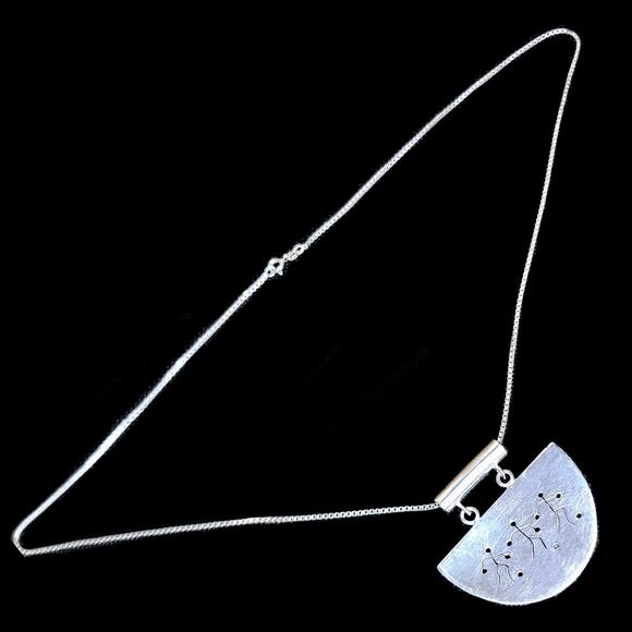 Vintage 925 Native? Hinged Pendant on 24" Sterling Necklace - Picture 2 of 7